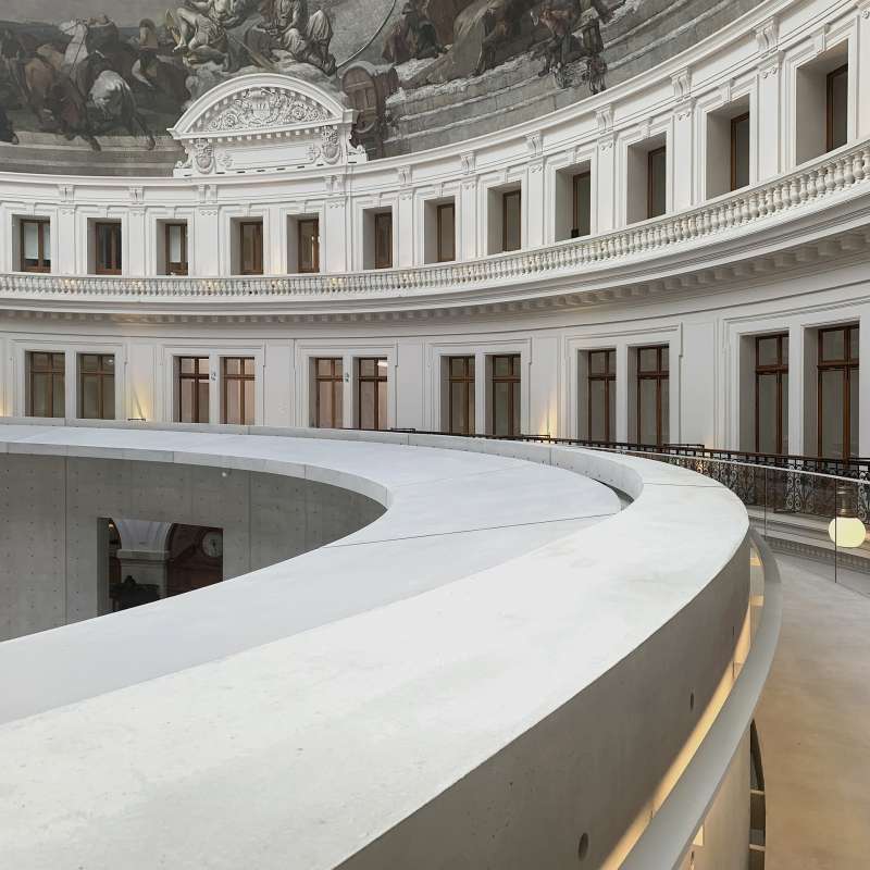 La grande fresque de la Bourse de Commerce